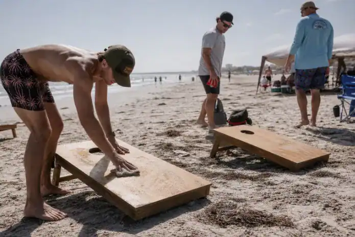 How to Plan a Relaxed, Well-Organized Beach Cornhole Tournament